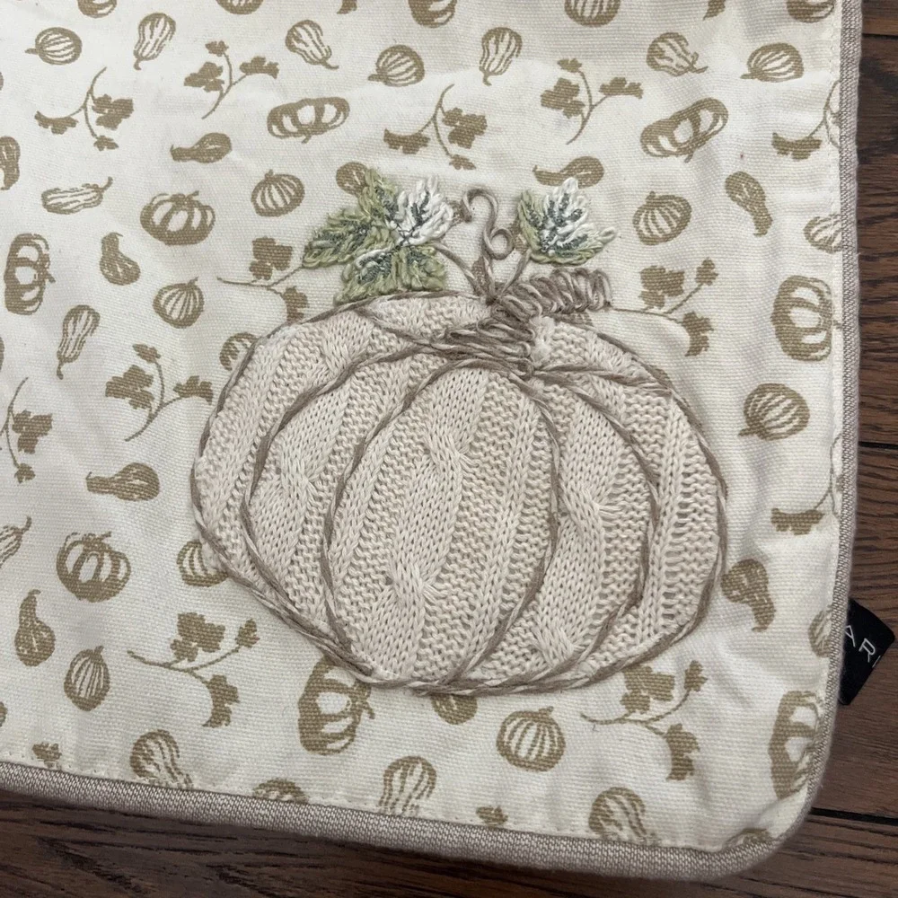 Tahari Beige Fall Pumpkin Placemats Embroidered Appliqué Set Of 4- 13x19